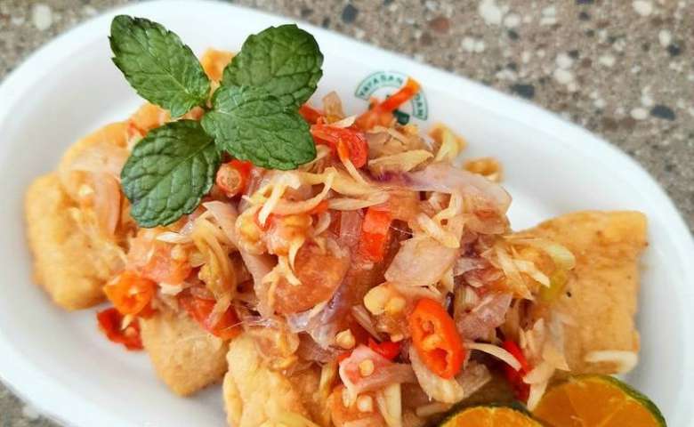 Resep Tahu Crispy Sambal Matah: Camilan Gurih dari Tirai Kuliner Nusantara